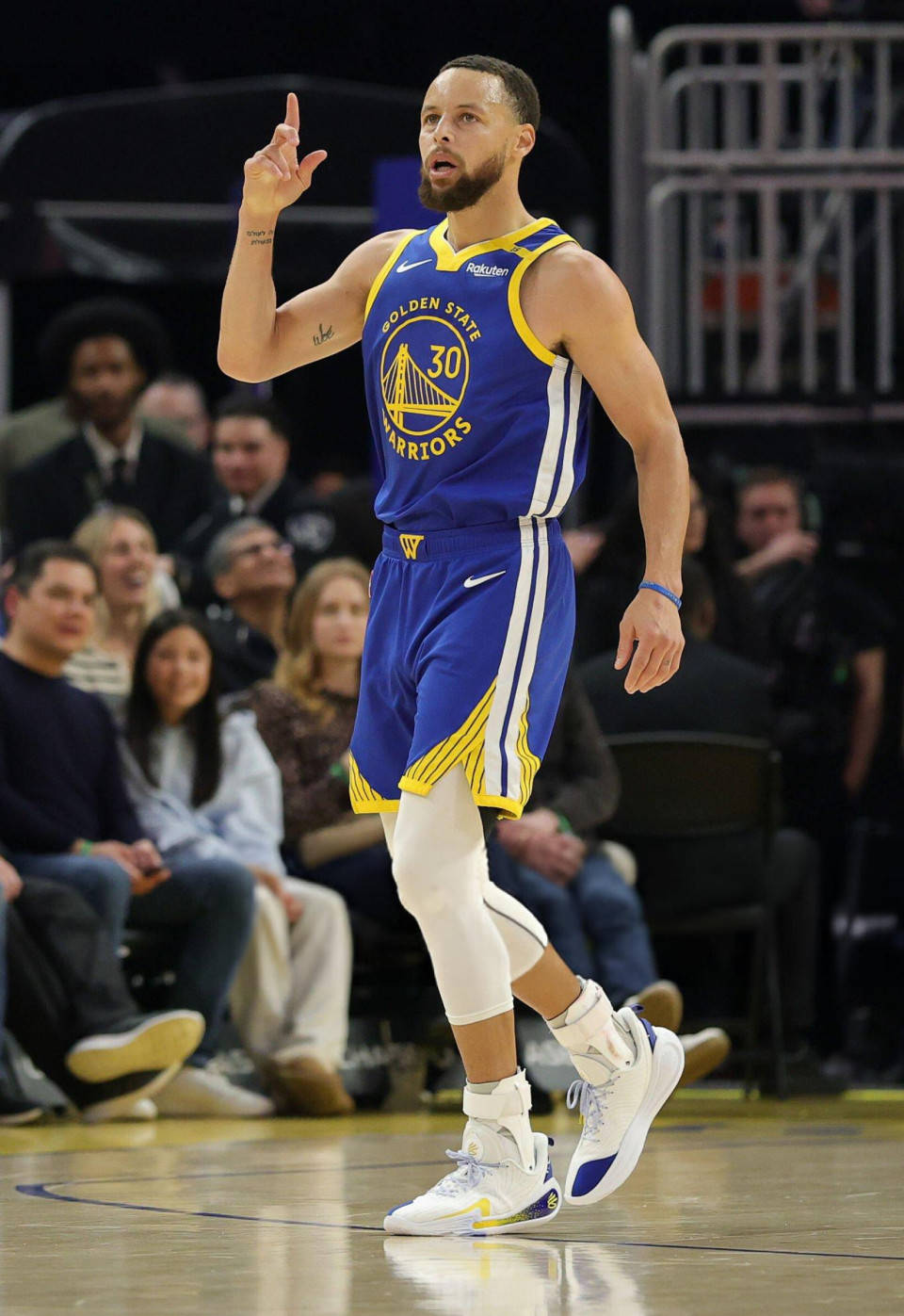 爱游戏体育平台-关于库里：三分球的“革命者”，引领NBA战术变革！的信息