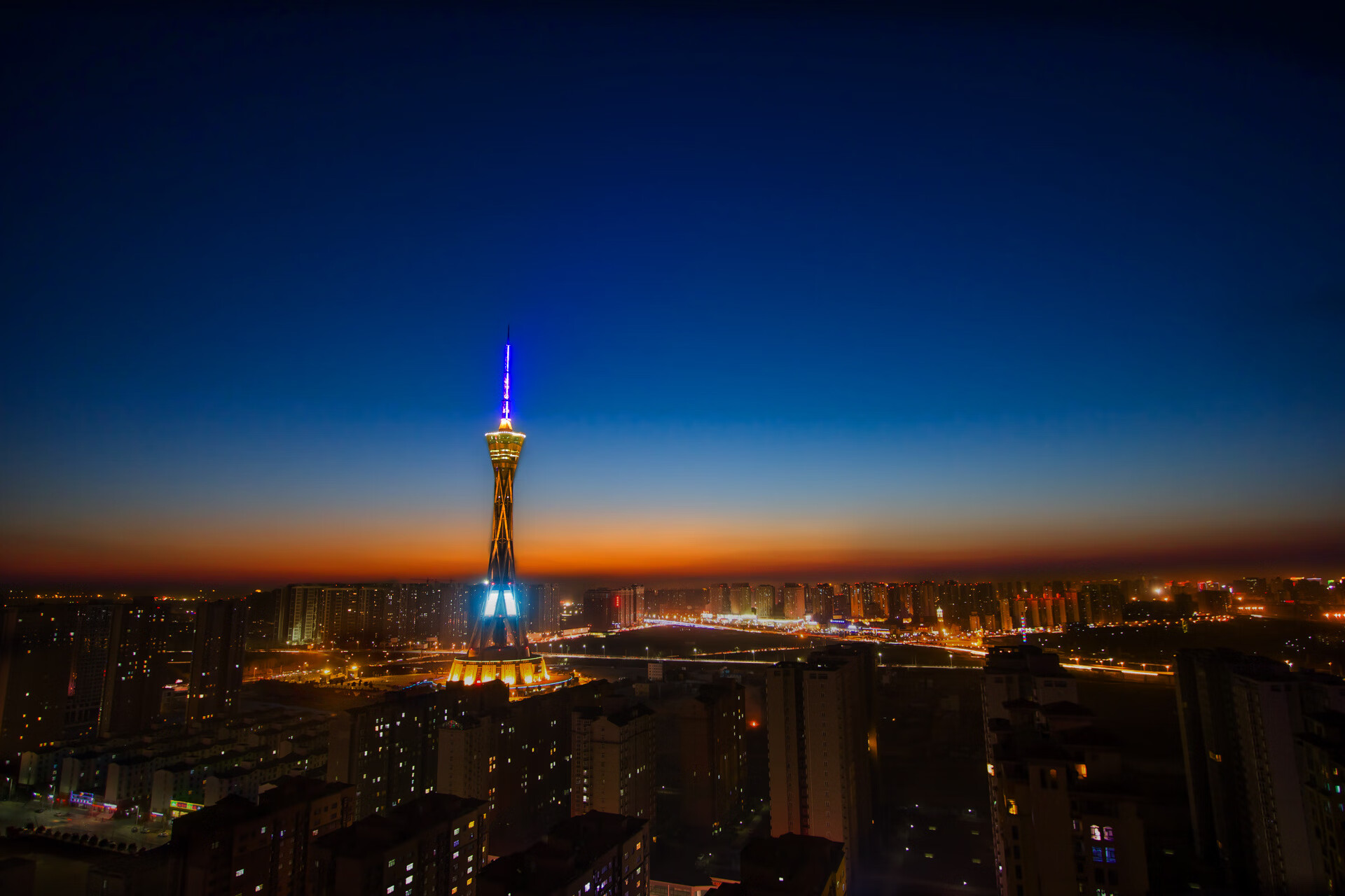 爱游戏线上-马里特·斯滕伯根冲刺力十足赢得掌声，马滕·斯特克伦博赫