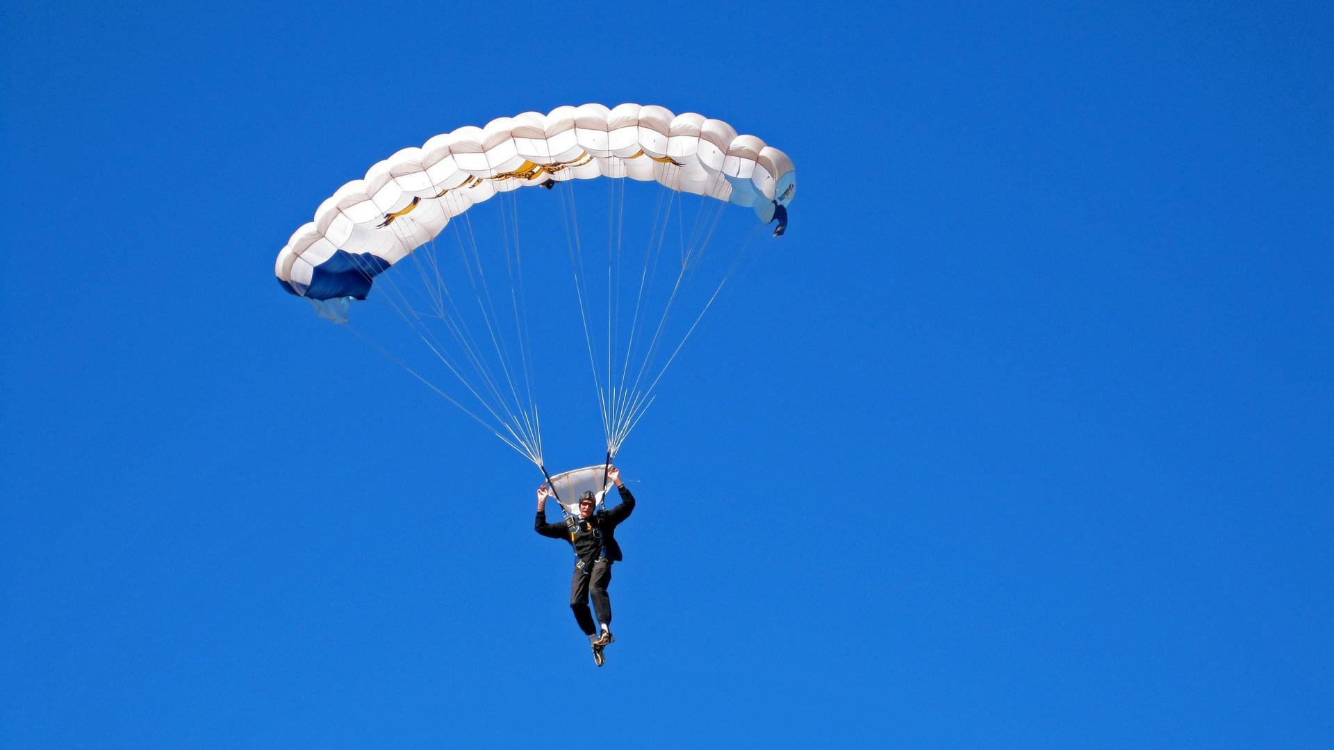 国际极限绳索挑战赛,考验体能与勇气的巅峰舞台,国际绳索认证